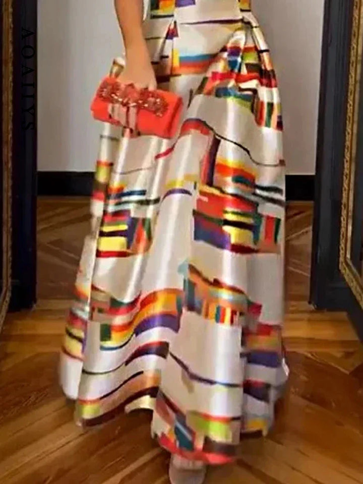 A-Line Maxi Dress with Round Neckline and Sleeveless Design