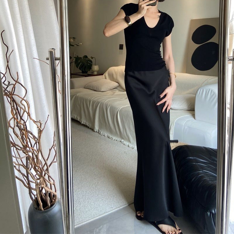 Bias-Cut Maxi Skirt with High-Rise Waist and Straight Hem