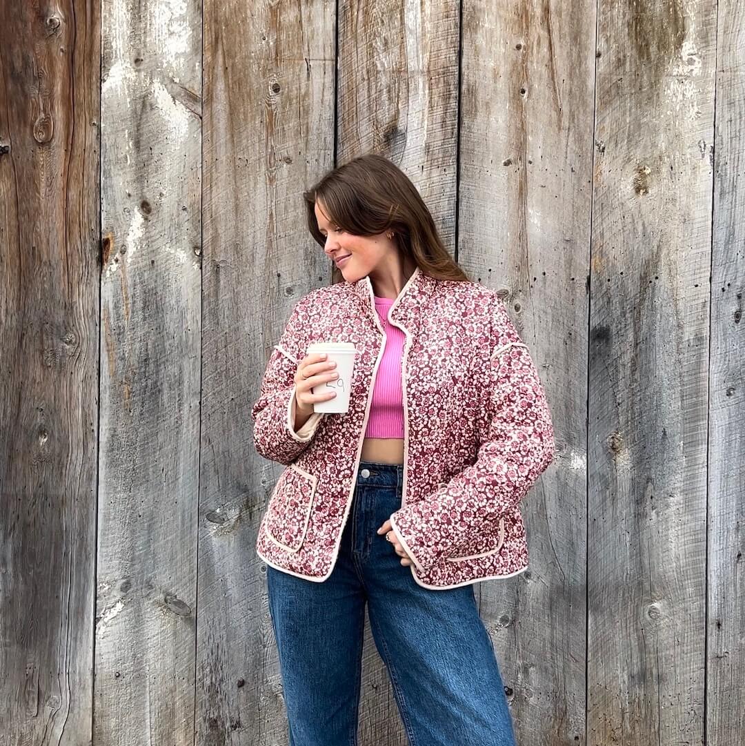 Quilted Floral Pattern Cropped Jacket with Stand Collar and Contrast Piping