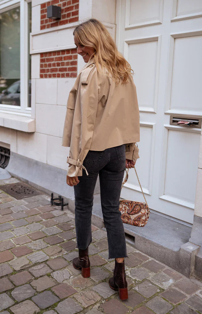 Cropped Double-Breasted Jacket with Notched Lapels and Long Sleeves