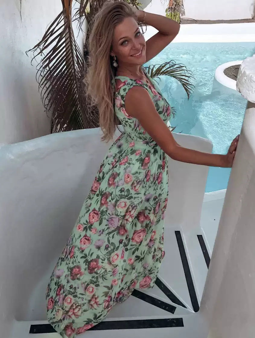 Floral Print Maxi Dress with V-Neckline and Sleeveless Design