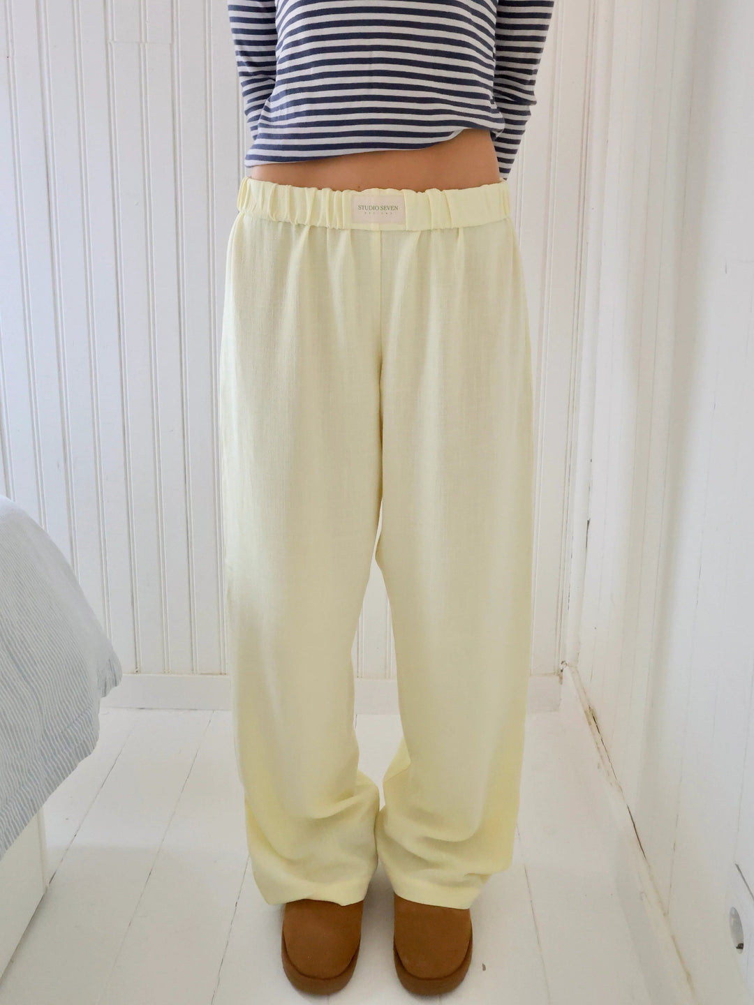 High-Rise Wide-Leg Trousers with Elastic Waistband and Straight Hem