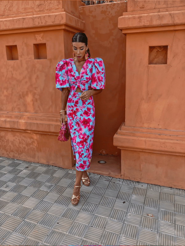 V-Neckline Fitted Dress with Puff Sleeves and Ruched Front Detail