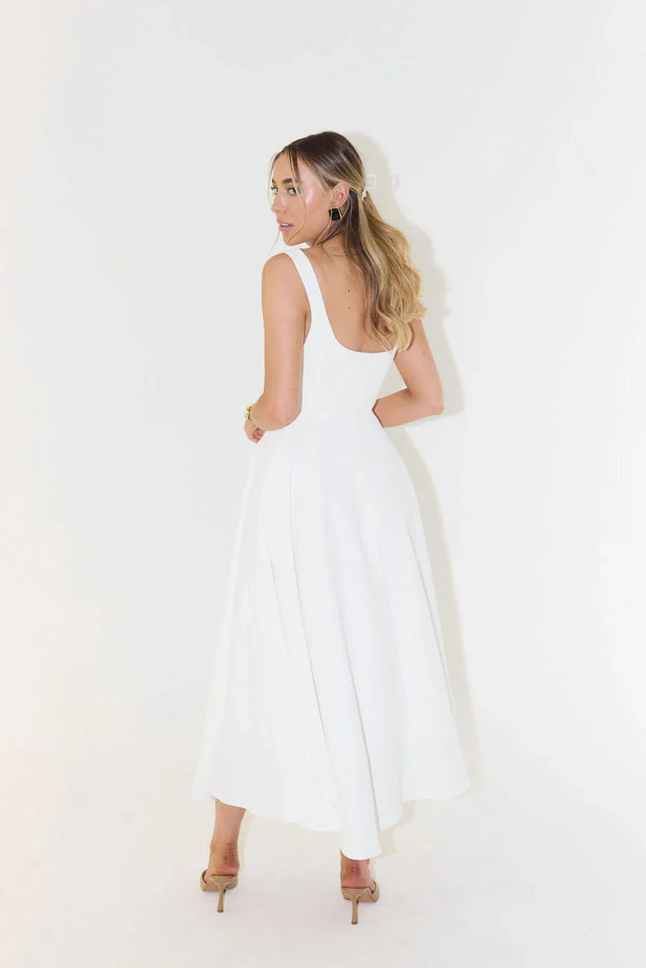 Sleeveless Midi Dress with Square Neckline and Flared Skirt