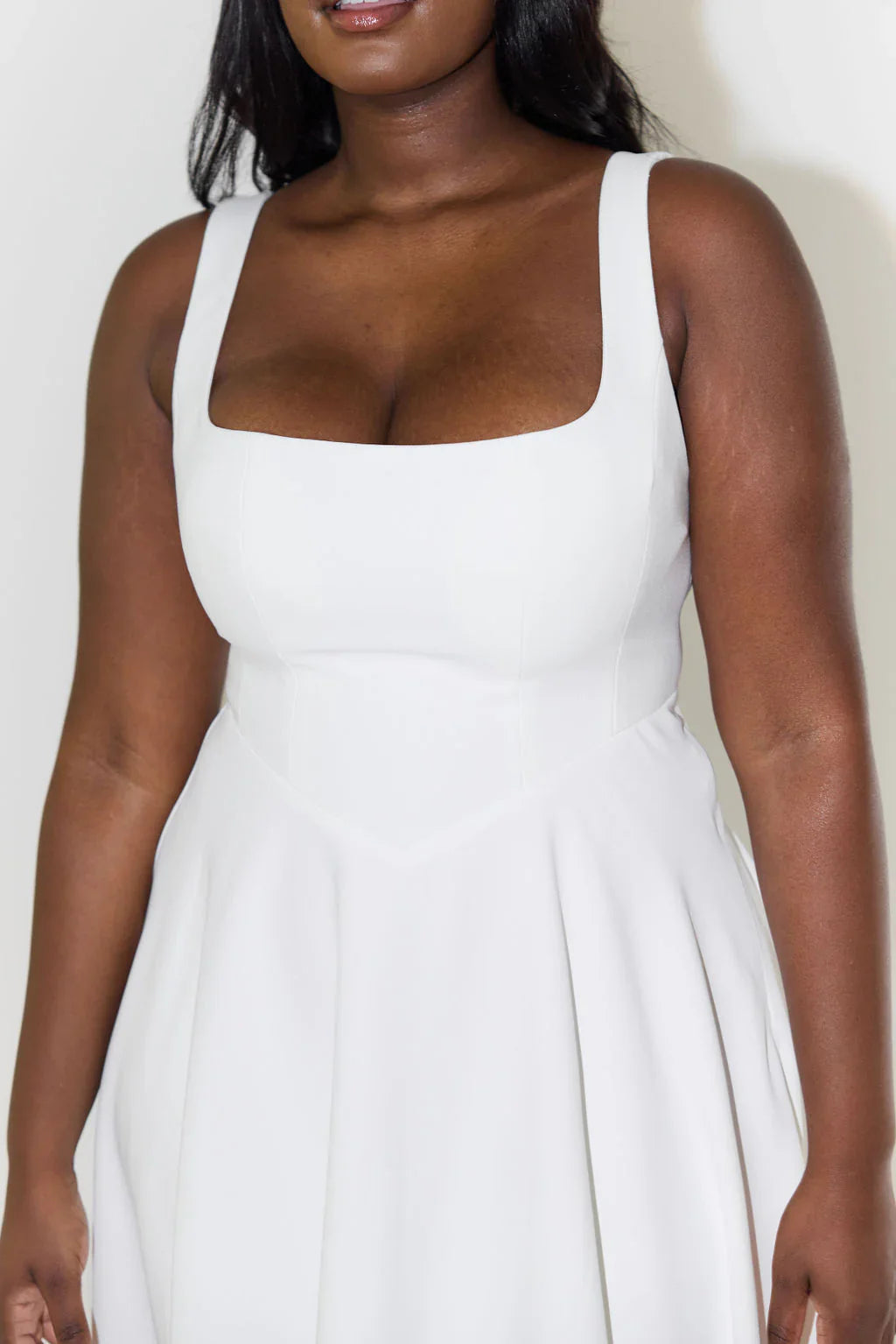 Sleeveless Midi Dress with Square Neckline and Flared Skirt