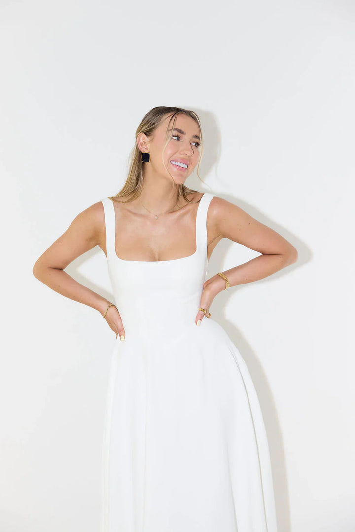 Sleeveless Midi Dress with Square Neckline and Flared Skirt