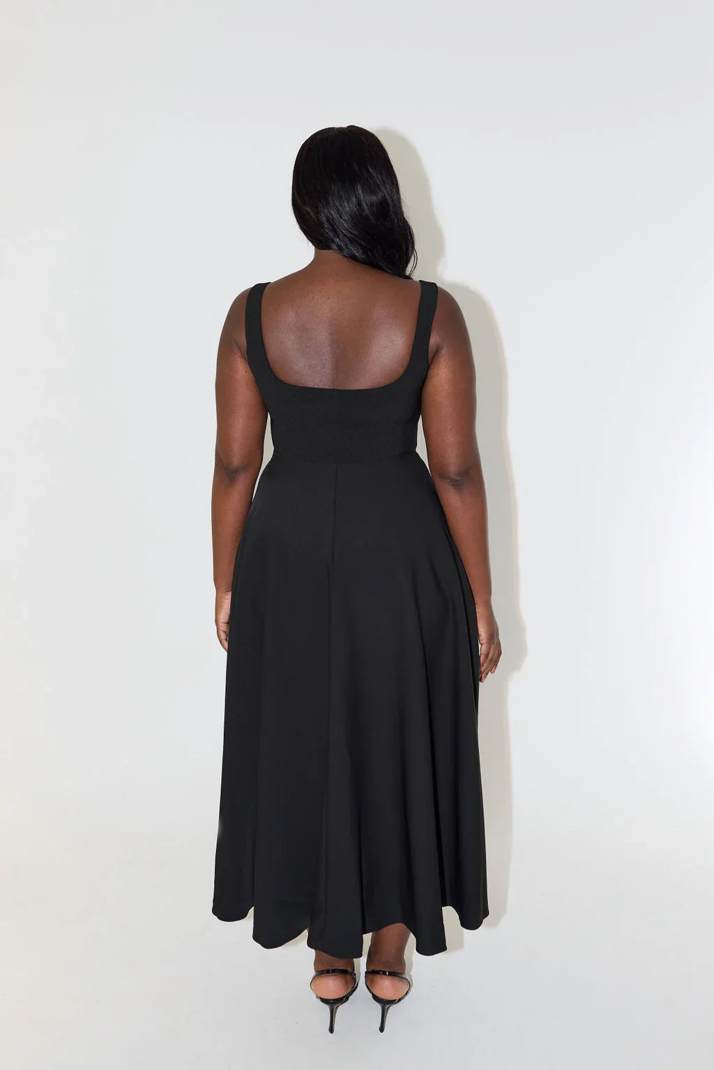 Sleeveless Midi Dress with Square Neckline and Flared Skirt