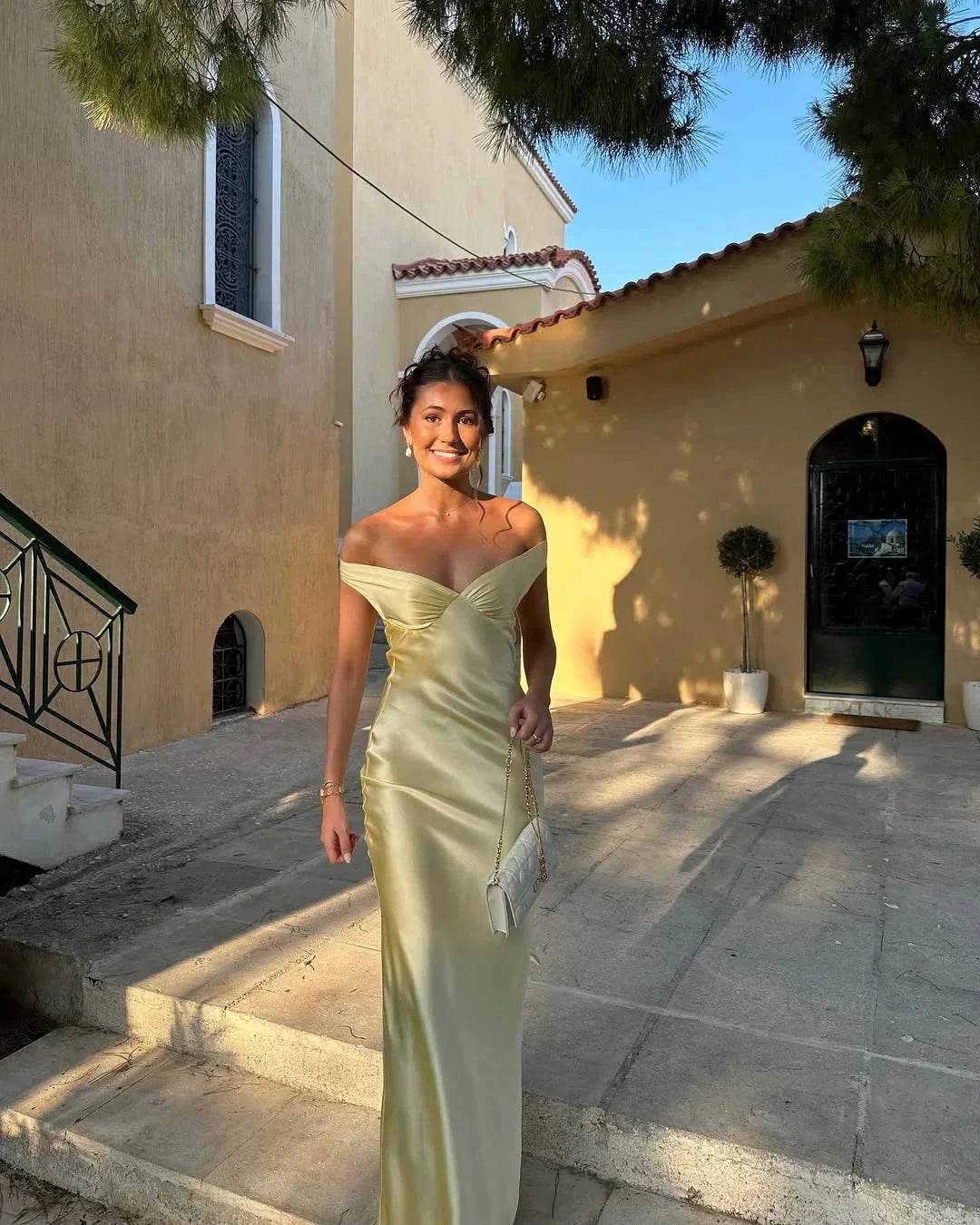 Off-Shoulder Neck Maxi Dress with Fitted Silhouette