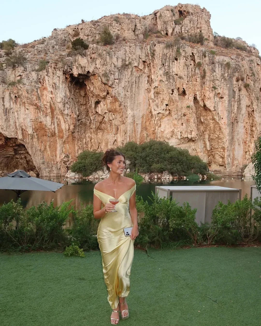 Off-Shoulder Neck Maxi Dress with Fitted Silhouette